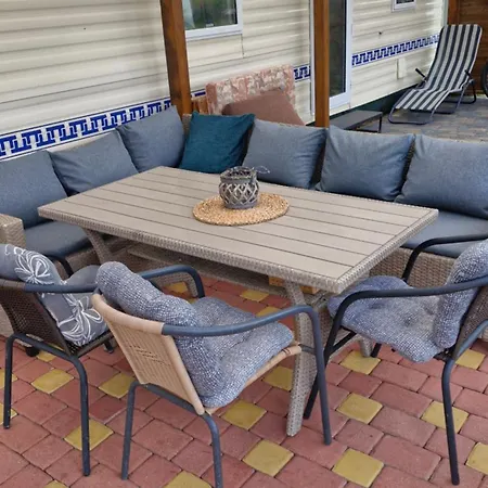 Holenderski Adas Camping *